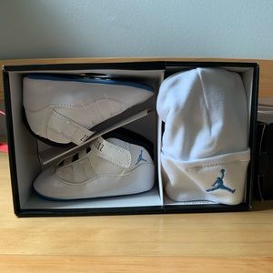 Jordan 11 Retro gift pack white/blue infant sz 4c